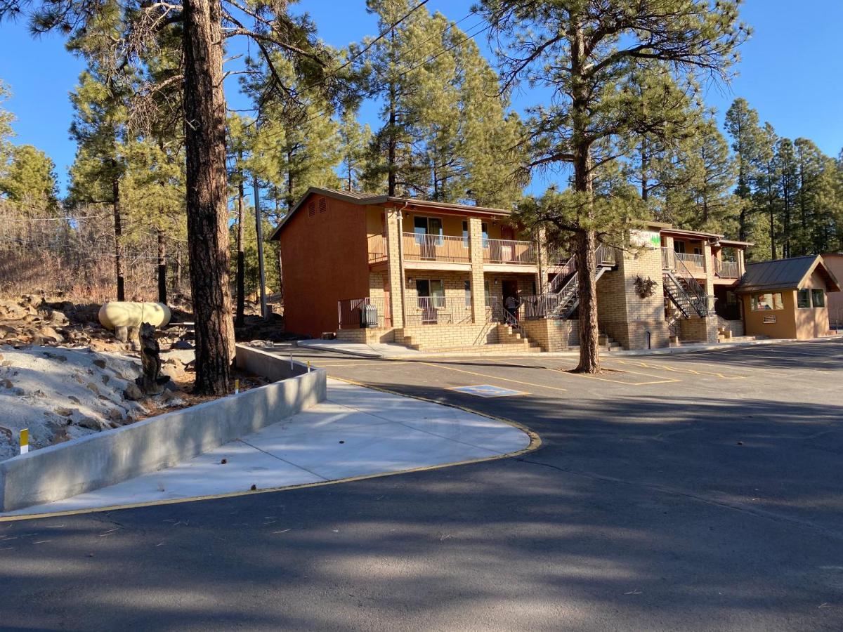 Motel In The Pines Munds Park Exterior foto